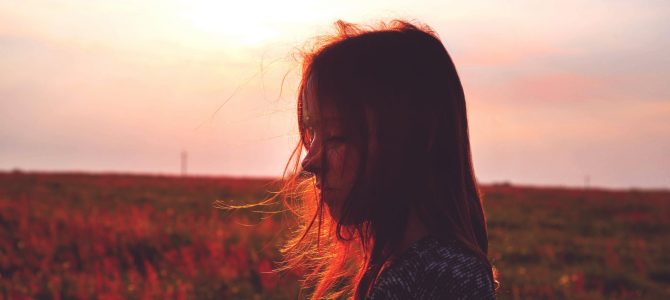 【もう邪魔なんて言わせない!】伸ばしかけ前髪の簡単アレンジ5選 【もう邪魔なんて言わせない!】伸ばしかけ前髪の簡単アレンジ5選